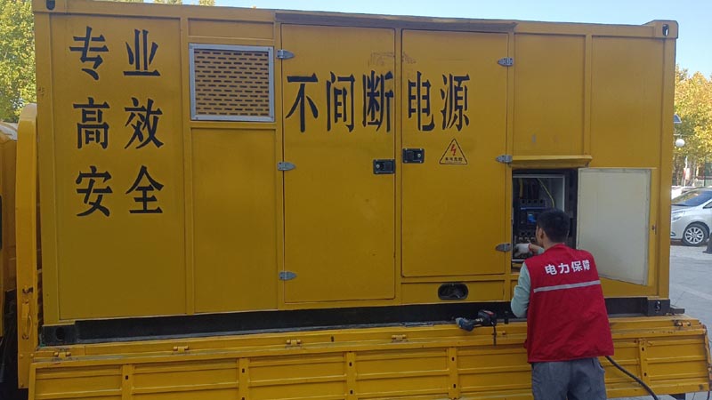 环江柴油发电机组和UPS电源配合使用时，如何避免切换过程中的电力中断？